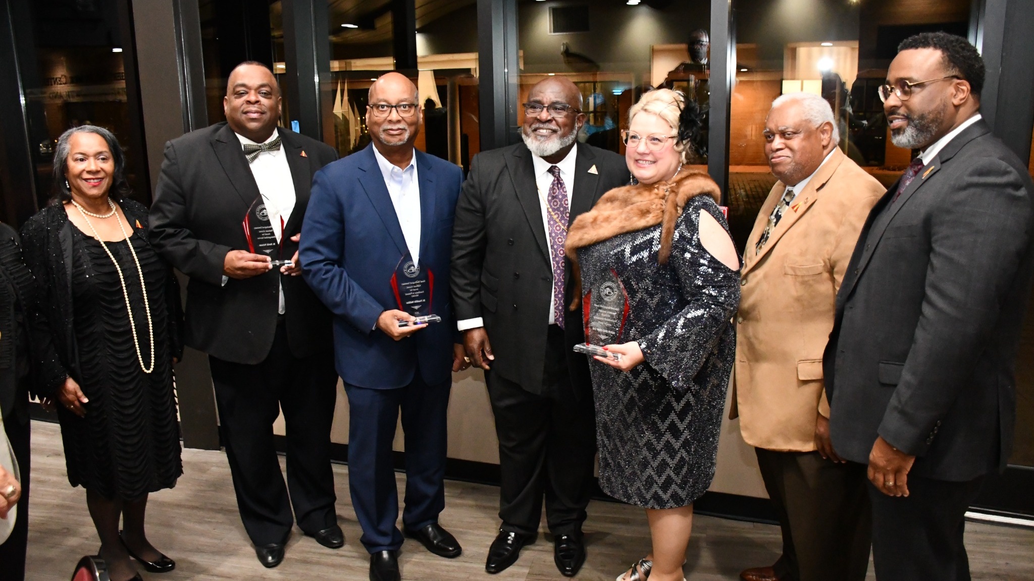 Hood Theological Seminary alumni and award recipients gathered at the Alumni Awards celebration.